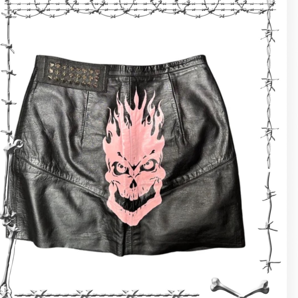 Skull skirt